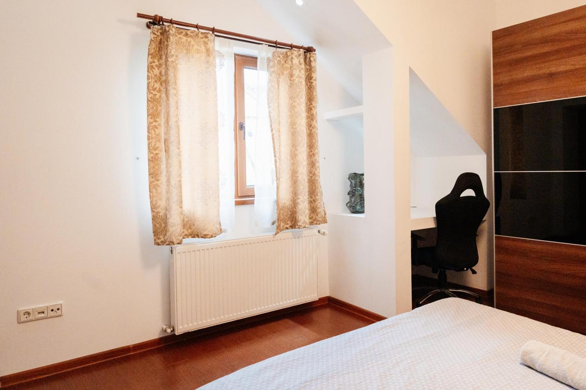 Maan Central Apartment Pet Friendly Location ブラショフ エクステリア 写真